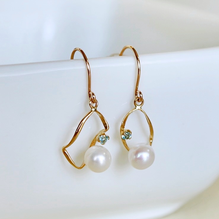 K10YG(10金) イエローゴールド 揺れる ブルートパーズ&パール ピアス 保証書付 G-034 242-044-d