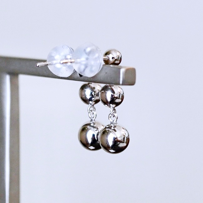 K18WG(18金) ホワイトゴールド 地金 ボール 3連 ピアス 保証書付 M760-1 242-030-a