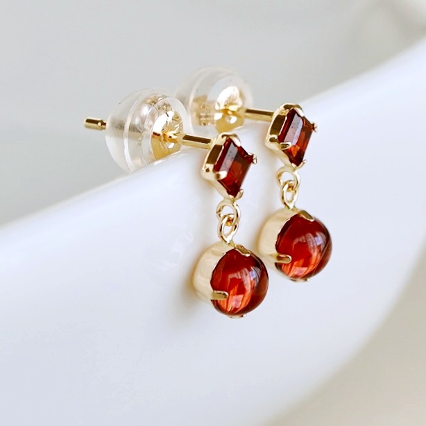 【ジュエリー】K10 イエローゴールド ガーネット 揺れる ピアス 保証書付 SR-2012 242-003-b