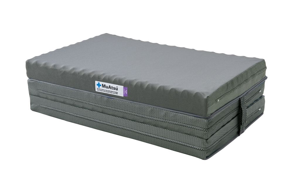 ムアツ マットレス プロ ダブル 三つ折り 折りたたみ マットレス 約 10cm 敷布団 敷き布団 寝具 レギュラー シーツ 専用シーツ付 綿 ピンク 昭和西川 体圧分散 通気性 寝返りサポート 理想的な寝姿勢 快眠 不眠解消 夫婦 背骨 不眠 蒸れにくい 新生活 健康 熟睡 引越し ふとん [5839-8471]