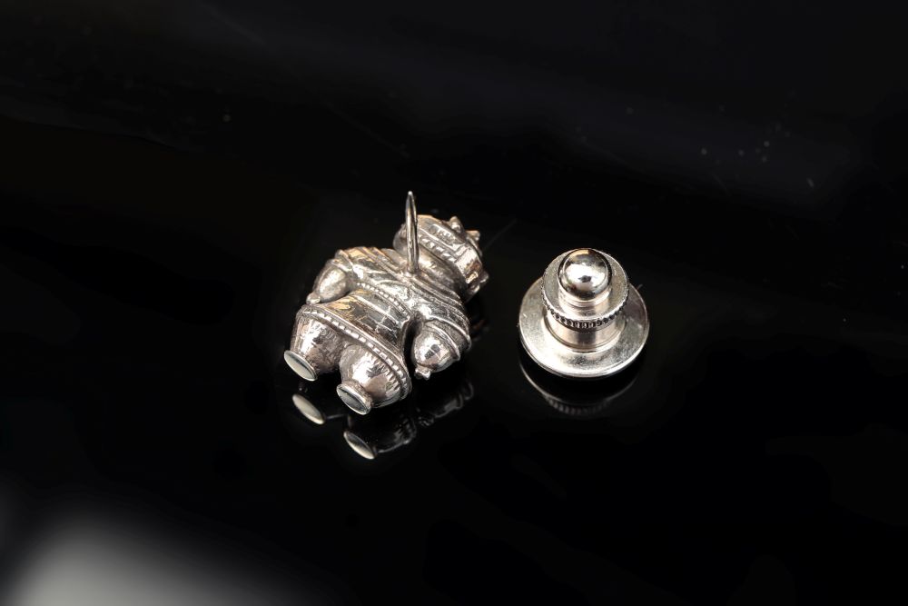 【縄文アクセサリーDo_goods】 SILVER925 初代 豆遮光器土偶のピンズ 659-672  [5839-2350]