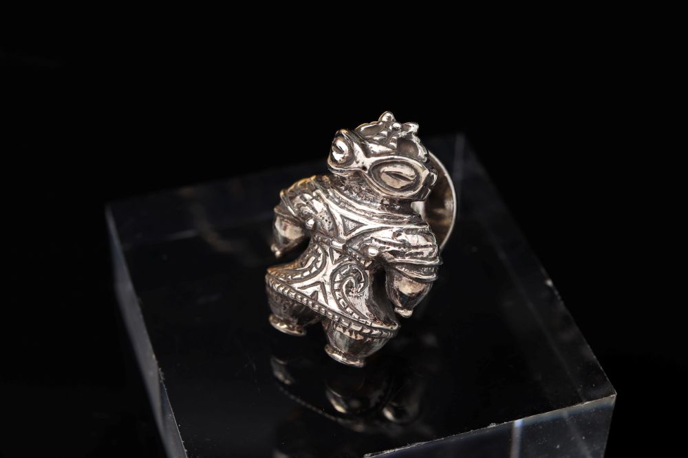 【縄文アクセサリーDo_goods】 SILVER925 初代 豆遮光器土偶のピンズ 659-672  [5839-2350]