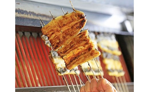 【中央市共通返礼品】国産うなぎ関東風蒲焼き・白焼き食べ比べセット 計 約260g　職人による手焼き　冷凍真空パックでお届け！[5839-1509]