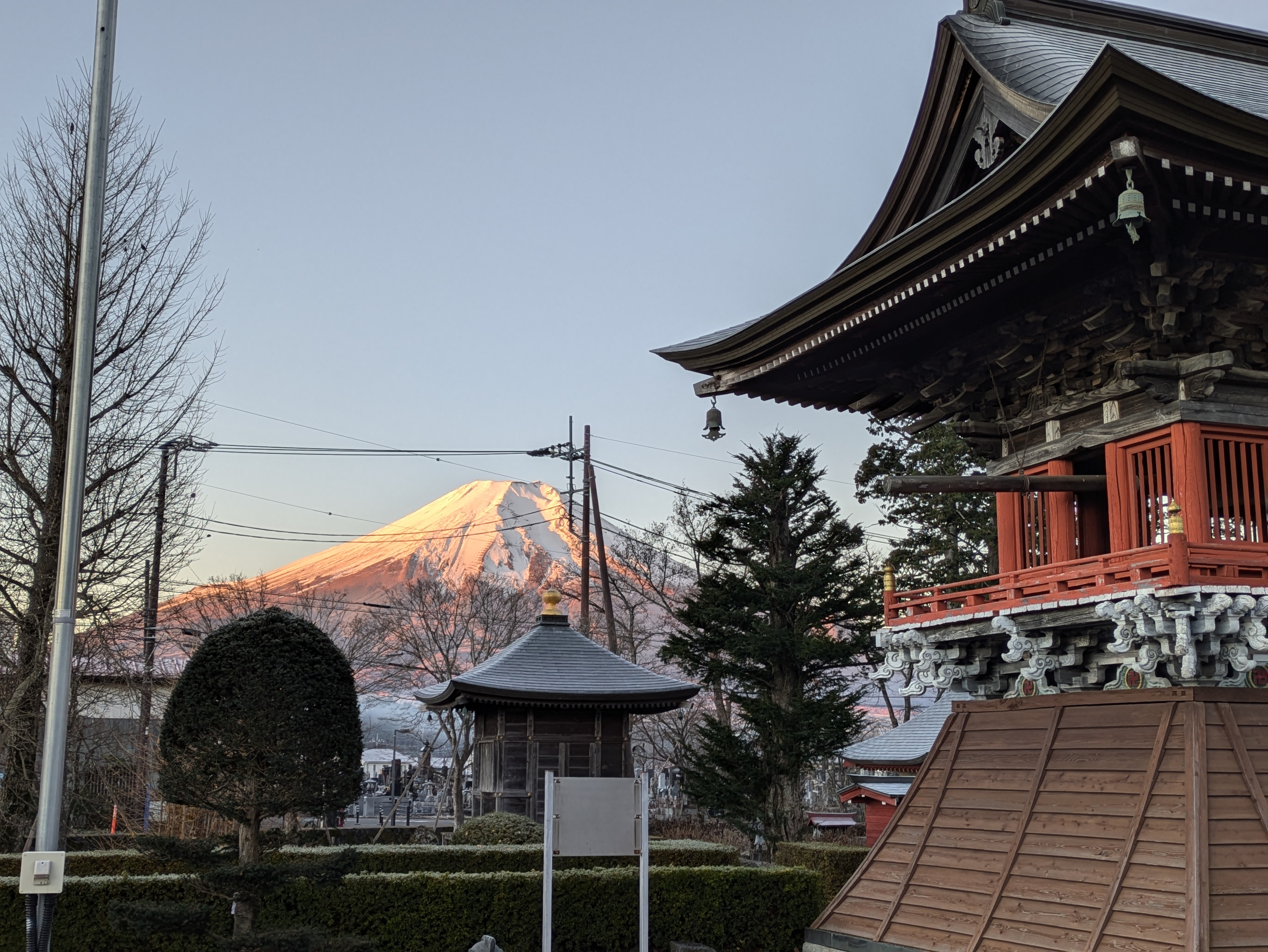 æ¿å€©å¯ºãå¿éå¯å£«ã©ãã¶ã€éååç¬å¢