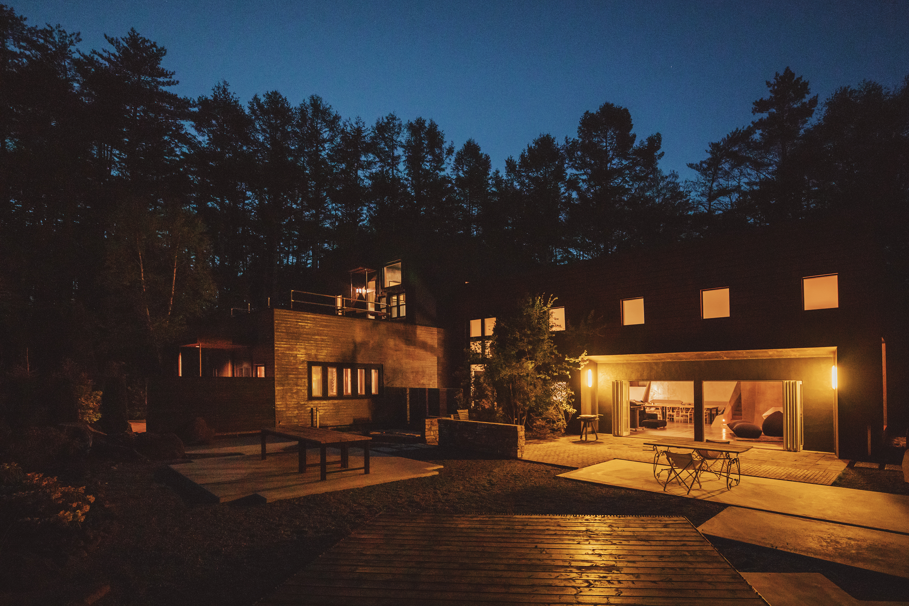 yl&Co.Hotel in Mt.Fuji 宿泊クーポンチケット200,000円 NSAI004