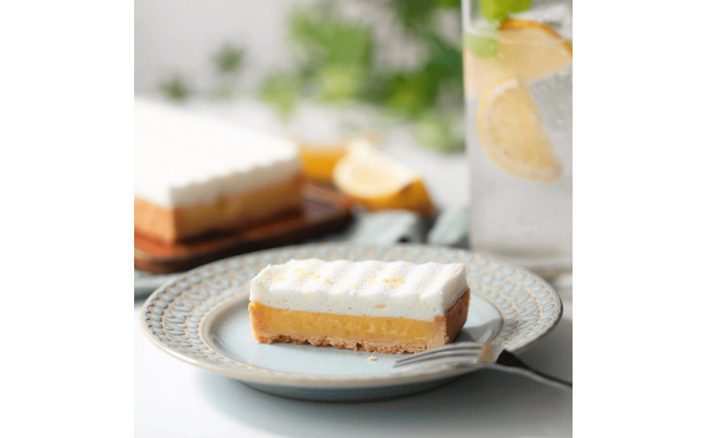 自家製 タルト・オ・シトロン・ムランゲ Tarte au citron et meringue à la crème chantilly
