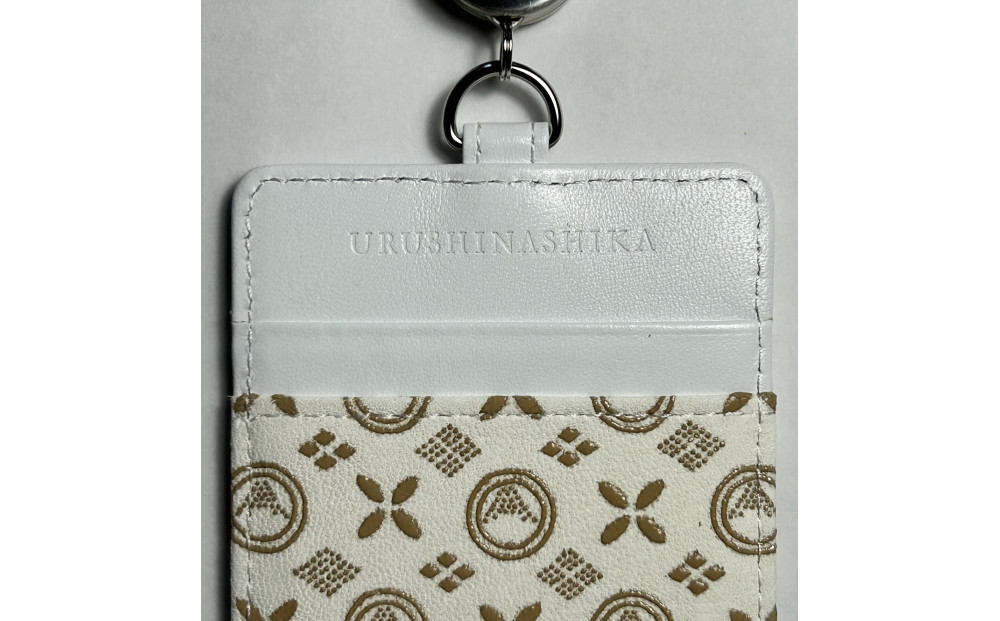 白い甲州印伝「URUSHINASHIKA」パスケース（リール付き）1個