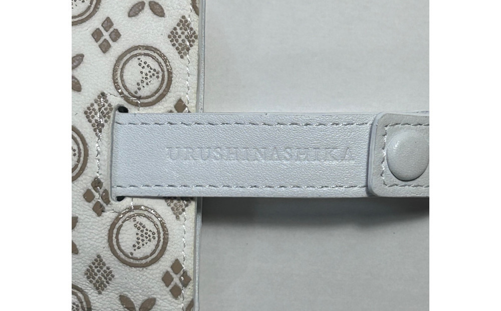 白い甲州印伝「URUSHINASHIKA」カードケース（スライド式）1個