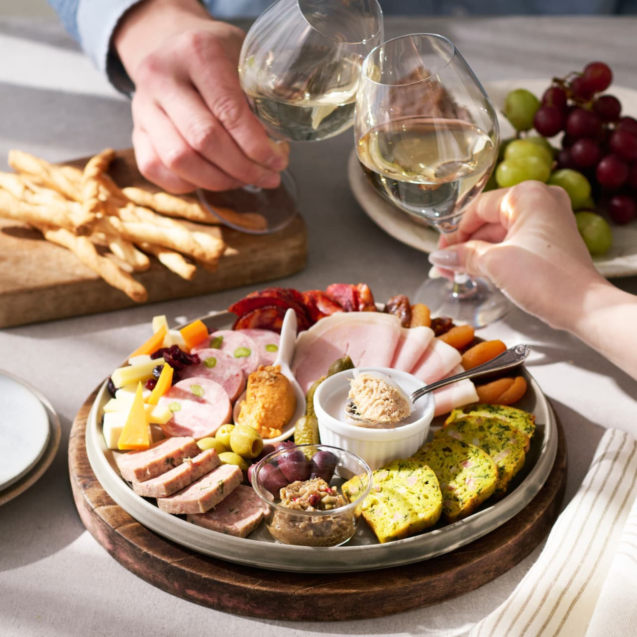 アペロボックス (L) (17種オードブルの盛り合わせ・グリッシーニ付き) ＜4名様用＞ Apero box