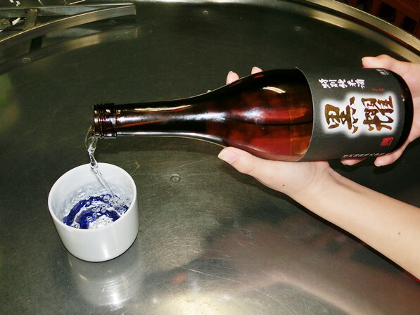 清酒 特別純米酒 黒耀 1.8L 　1本　日本酒　黒曜　黒曜石　超軟水　酒