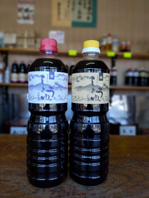長野県産丸大豆使用　天然熟成もろみをしぼった醤油　2本セット（うすくち1L、こいくち1L）｜醤油 しょうゆ 調味料 信州 伊那産 こいくち うすくち 詰合せ 大豆 天然熟成 国産 長野県産 信州産 コク【010-d0】