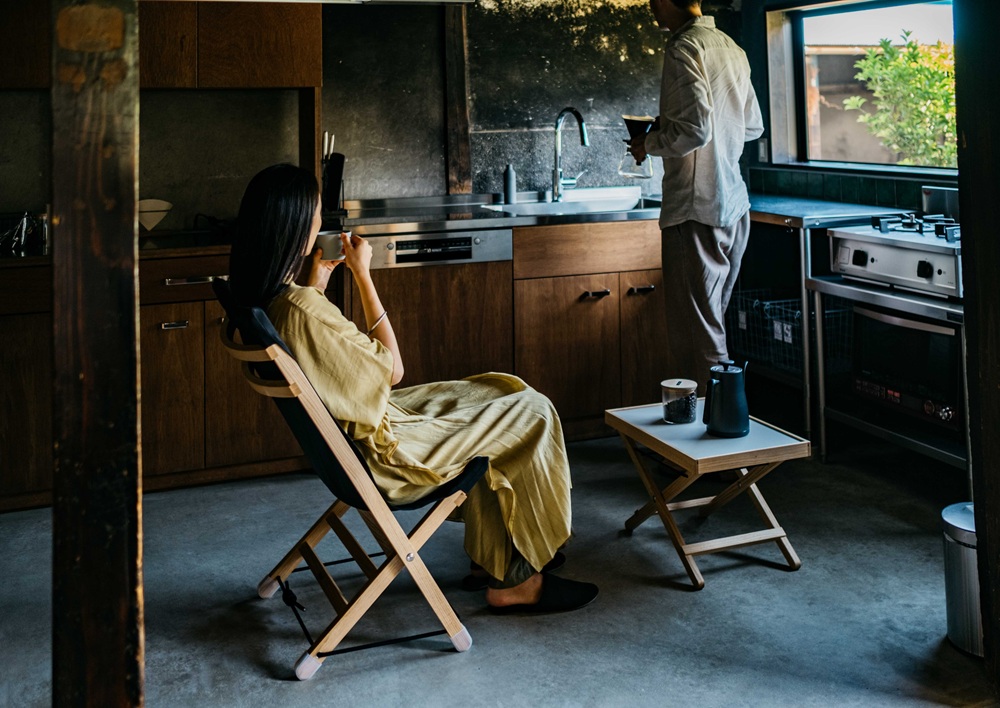 イス 木製 pioneer plants / Chair | 伊那市 信州 長野 ふるさと納税 木製品 木 椅子 いす イス チェア 無垢 ゆったり クリ【230-04】