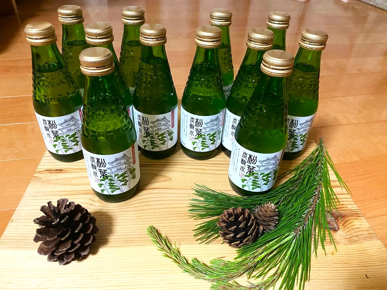 信州 高遠産 赤松 : 松葉炭酸水 180ml×6本 4箱 | 長野県 伊那市 松葉健康法 松葉 高遠 高遠里山の風 里山 再生 保全 松 松葉 炭酸 森林浴 信州 長野県産 【036-08】