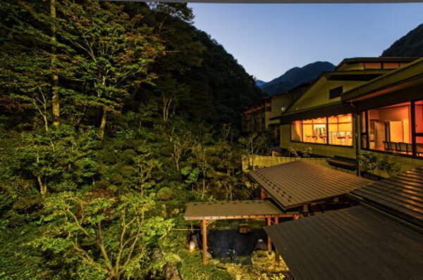 早太郎温泉「二人静」別邸一花一葉＜露天風呂付特別室＞　4名様宿泊券 旅行券 チケット 