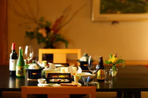 早太郎温泉「二人静」別邸一花一葉＜露天風呂付特別室＞　4名様宿泊券 旅行券 チケット 