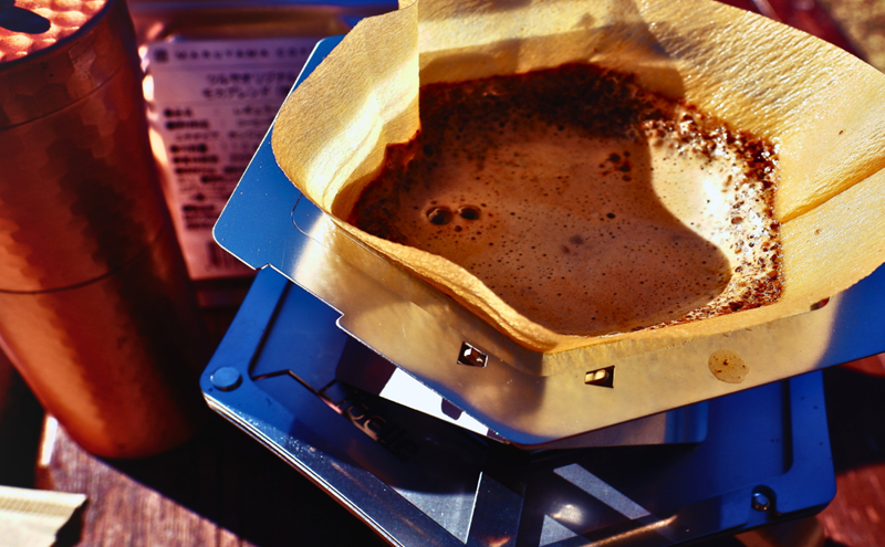 【BEAMS JAPAN監修】 いただきドリッパー 駒ヶ根市 コーヒードリッパー アウトドア キャンプ 登山 立体螺旋構造 1-2杯用 スリム収納 ステンレス 変形ギミック 携帯用