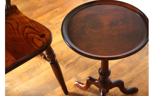 ワインテーブル ( Φ36cm 漆仕上げ ) | テーブル 家具 机 カフェテーブル キャンドルスタンド フラワースタンド 花台 スタンド 漆 すり漆 伝統工芸 漆芸 栃 トチ 樺 木材 木目 クラシカル 国産材 長野県 塩尻市