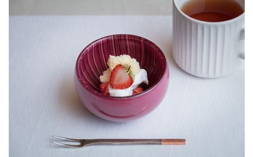 色 蕾 クリスタルボウル（S 朱） | 百色 ひゃくしき 蕾 盃 漆硝子 ガラス 漆 器 ボウル 手仕事 長野県 塩尻市