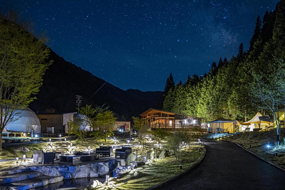 長野県阿智村で日本一の星空グランピング《mökki （mokki モッキ）～STARDUST GLAMPING achi village～》 　宿泊ギフト券（15,000円分）