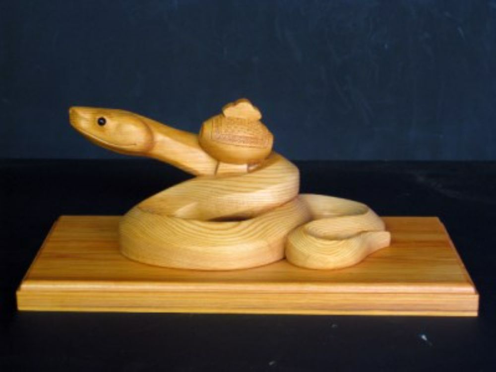 【数量限定】飛騨一位一刀彫 蛇に小槌 飛騨高山 伝統工芸品 吉野彫刻所 f125