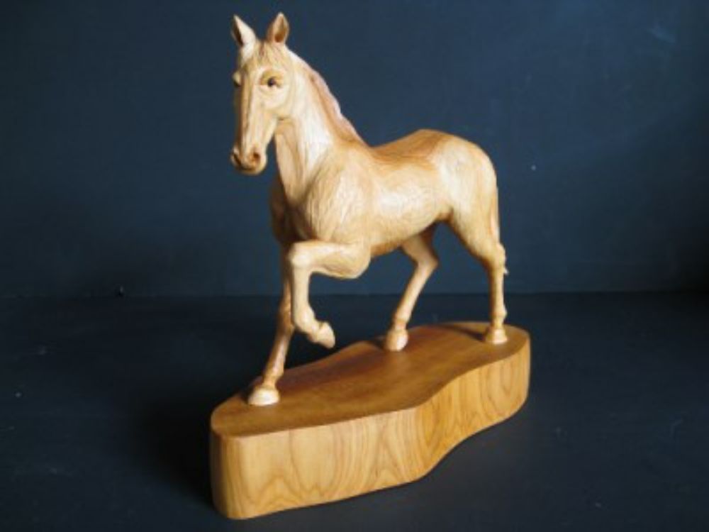 【数量限定】飛騨一位一刀彫 駿馬（大） 伝統工芸品 飛騨高山 吉野彫刻所 g111
