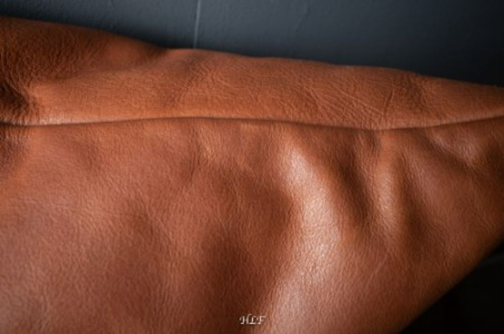飛騨牛皮革HIDA Leather クッション | 本革 革製品 牛革 インテリア おしゃれ 上品 雑貨 ギフト e142