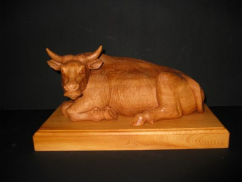 【数量限定】飛騨一位一刀彫 寝牛（中）飛騨高山 伝統工芸品 吉野彫刻所  f122