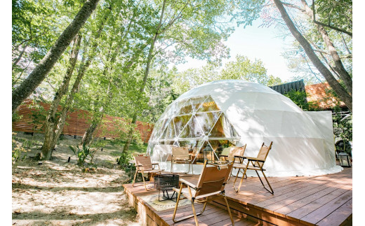 中津川グランピング 森の空【ラグジュアリールーム2名宿泊券】8Mドームテント F4N-0478