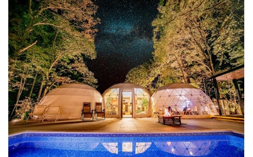 中津川グランピング 森の空【スタンダードルーム1名宿泊券】6Mドームテント F4N-0473