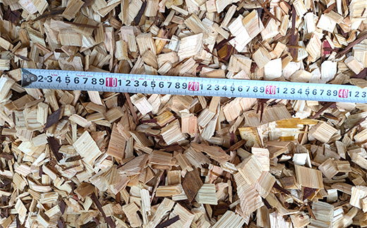 ウッドチップ 未乾燥 ヒノキ スギ ガーデニング インテリア 防虫 消臭 天然素材 雑草対策 リラックスアロマ ドッグラン 中津川 岐阜県 F4N-0862