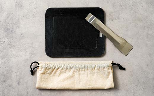 ミニコン炉S（黒皮）＆厚板鉄板 ソロキャン用（スクレーパー、巾着袋付き）のセット F4N-2344