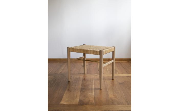 【受注生産】Stool 01 ブラックチェリー/oil finish(座面レザー) / スツール 椅子 いす チェア 家具 インテリア 木製 木目調 ナチュラル おしゃれ レザー 皮 デザイン ダイニング キッチン カウンター / 恵那市 / ROYAL STAGE [AUEB050]