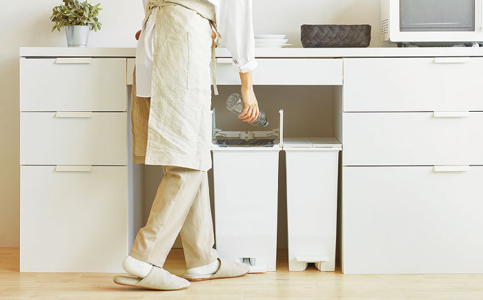 コンパクト ペダルダストボックス 20リットル ホワイト 1個 / ダストボックス ゴミ箱 ごみ箱 / 恵那市 / 東谷株式会社 明智流通センター [AUAD088]