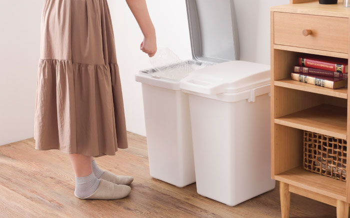 33リットルの抗菌・防汚・防臭ごみ箱 グレー 2個組/ ダストボックス ゴミ箱 ごみ箱 / 恵那市 / 東谷株式会社 明智流通センター [AUAD084]