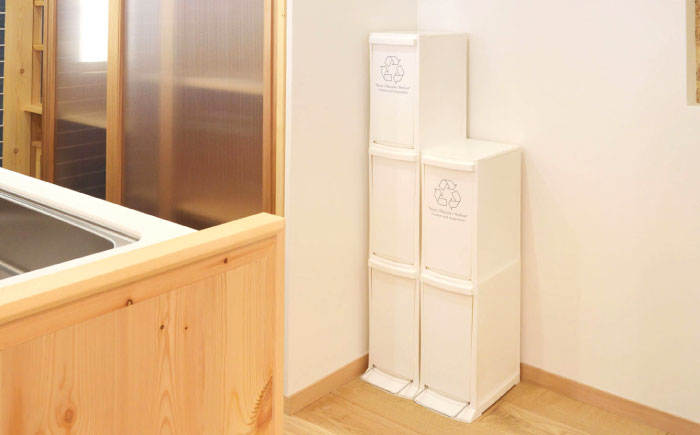ダストボックススリム 分別3段 30L グレー 1個 / ダストボックス ゴミ箱 ごみ箱 / 恵那市 / 東谷株式会社 明智流通センター [AUAD140]