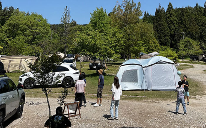 飯地高原自然テント村 キャンプサイト「テント泊」 ハイシーズン3カ月前優先予約宿泊券 / キャンプ テント 宿泊 宿泊券 アウトドア / 恵那市 / 飯地高原自然テント村 [AUAG001]