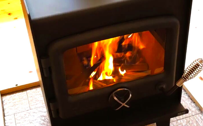 飯地高原自然テント村 薪ストーブ付キャビン 平日4カ月前優先予約宿泊券 / キャンプ テント 宿泊 宿泊券 アウトドア / 恵那市 / 飯地高原自然テント村 [AUAG004]