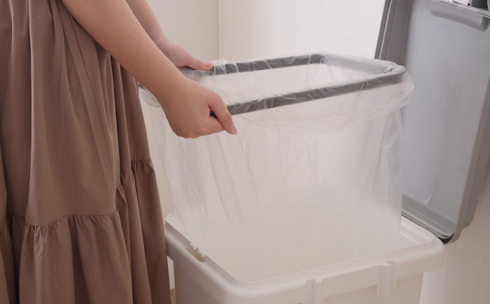 33リットルの抗菌・防汚・防臭ごみ箱 グレー 2個組/ ダストボックス ゴミ箱 ごみ箱 / 恵那市 / 東谷株式会社 明智流通センター [AUAD084]