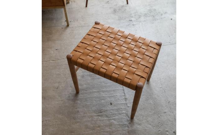 【受注生産】Stool 01 ブラックチェリー/oil finish(座面レザー) / スツール 椅子 いす チェア 家具 インテリア 木製 木目調 ナチュラル おしゃれ レザー 皮 デザイン ダイニング キッチン カウンター / 恵那市 / ROYAL STAGE [AUEB050]