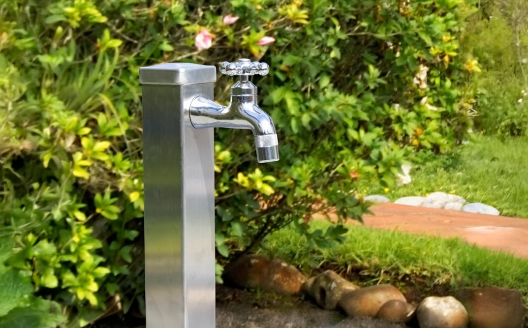 ステンレス水栓柱角型60×900 G206-S60K 水生活製作所 [No.1155] ／ 角型水栓柱 屋外水栓 ガーデン水栓 外構設備 庭づくり エクステリア モダンデザイン 和風庭園 洋風ガーデン 散水用 手洗い場 ペット足洗い サビに強い メンテナンス簡単 施主支給 住宅設備 岐阜県