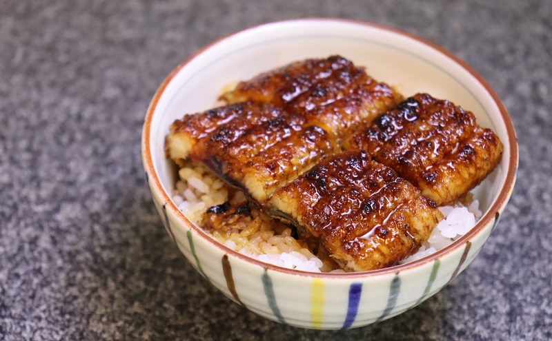 三河一色産 備長炭手焼き 昭和9年創業 魚しげのこだわりのうなぎ 蒲焼 2切れ×6パック