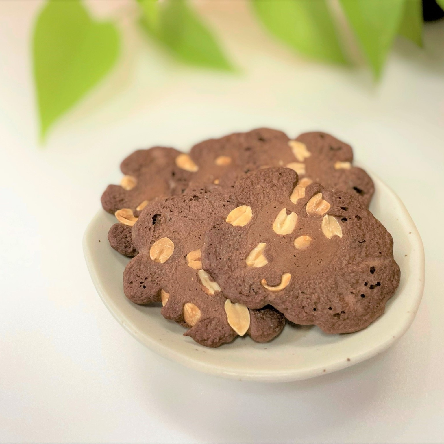 【お得な大容量！】チョコピーナッツせんべい 2枚個包装×9袋入り×20袋 (合計360枚) 八百津 煎餅 やおつ 落花生 せんべい お菓子 おやつ 懐かしの味