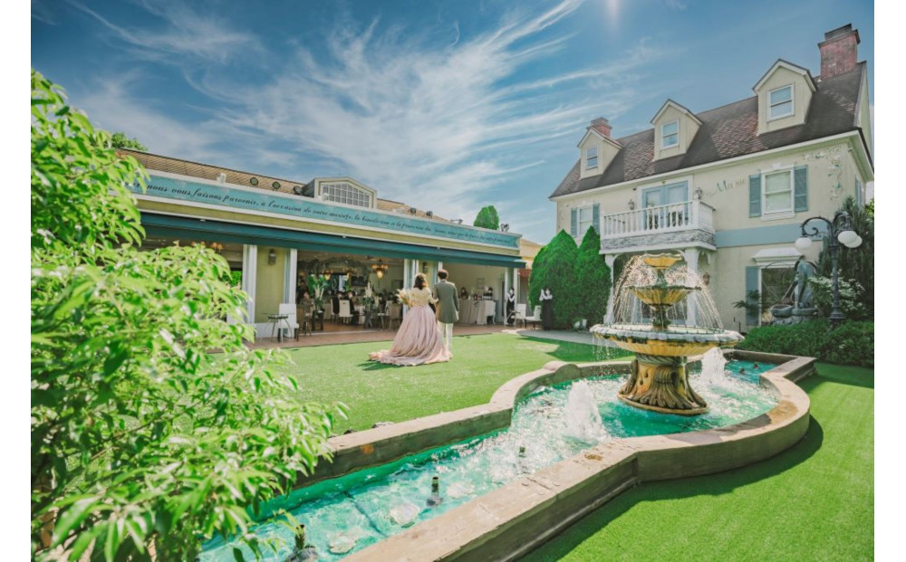 森ã®äžã®å°ããªã¬ã¹ãã©ã³