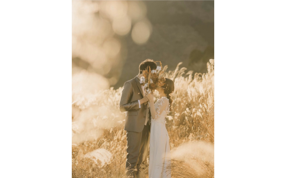 森ã®äžã®ãŠã§ãã£ã³ã°ãã©ã