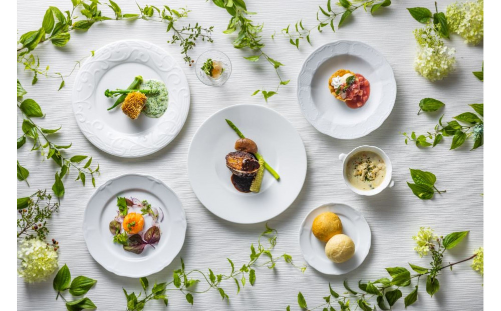 森の中の小さなレストラン