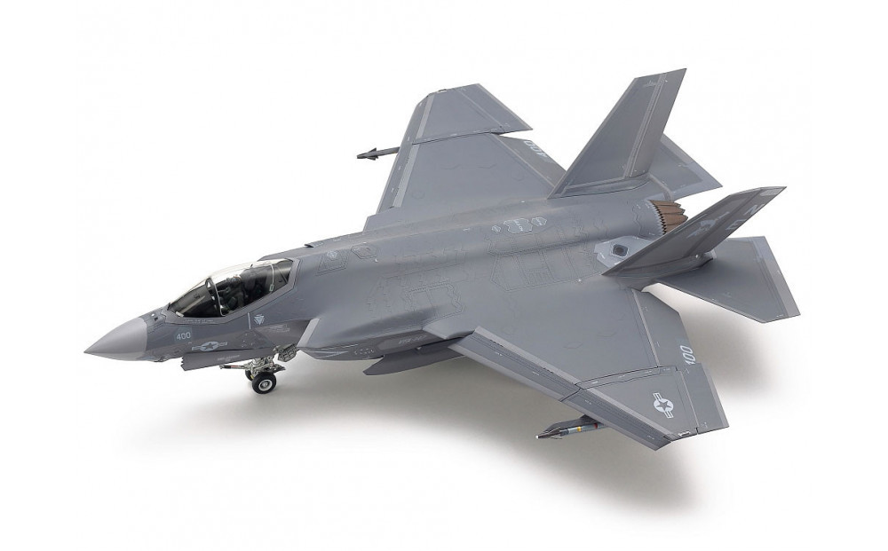 1/48 ããããŒã ããŒãã³ F-35C ã©ã€ããã³ã°II