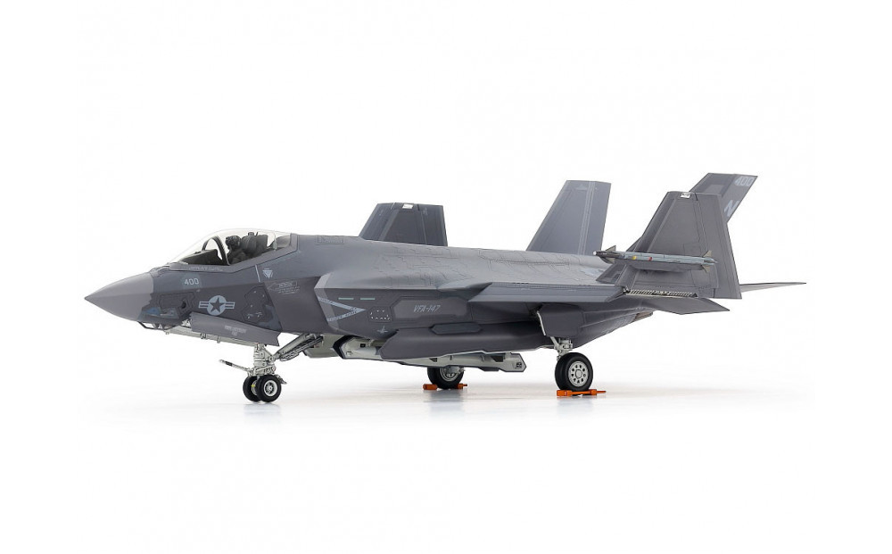 1/48 ããããŒã ããŒãã³ F-35C ã©ã€ããã³ã°II