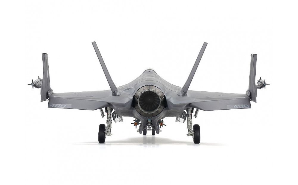 1/48 ããããŒã ããŒãã³ F-35C ã©ã€ããã³ã°II