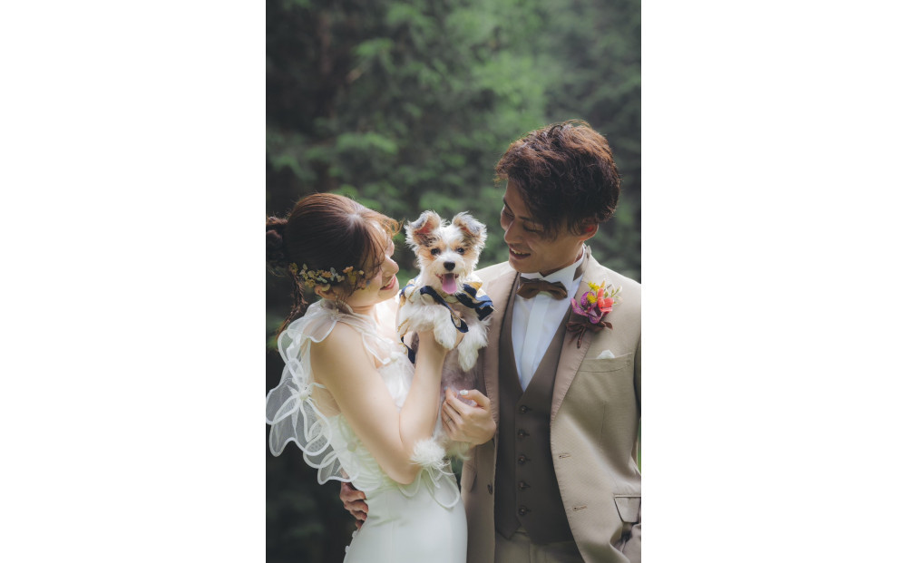 森ã®äžã®ãŠã§ãã£ã³ã°ãã©ã