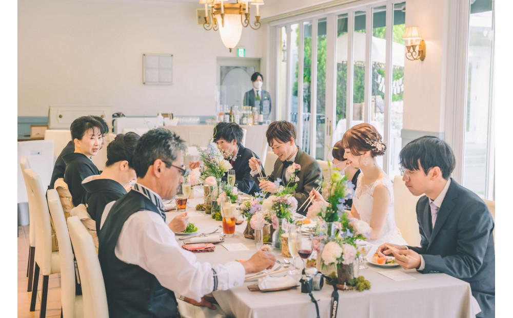 森ã®äžã®ããã©ãå©åŒã